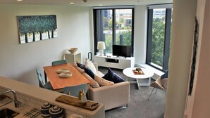 Apartment, 2 Schlafzimmer | Wohnbereich | Smart-TV