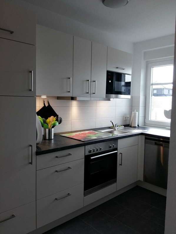 Fridge, microwave, oven, dishwasher