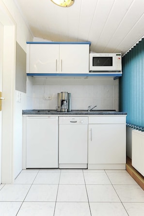 Kühlschrank, Mikrowelle, Geschirrspüler