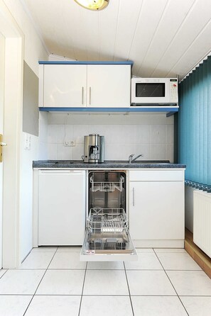 Kühlschrank, Mikrowelle, Geschirrspüler