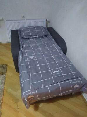 1 bedroom, iron/ironing board, free WiFi, bed sheets - Apartment on David Agmashenebelis (Tbilisi)