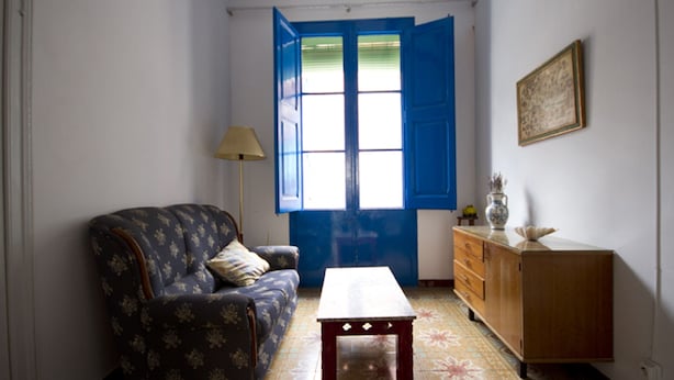 Lobby sitting area - El Faro B&B (Barcelona)