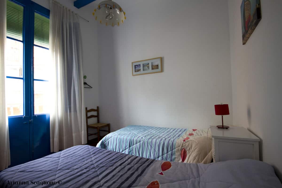 Twin Room, Shared Bathroom (2) | Iron/ironing board (on request), WiFi (free), bed sheets