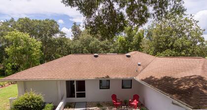 Vacation Home With A Stunning View - 870 3 Bedroom Home by RedAwning