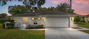 Vacation Home With A Stunning View - 870 3 Bedroom Home by RedAwning