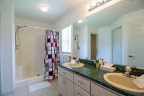 하우스, 침실 2개 | 욕실 | 타월