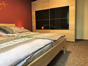4 Schlafzimmer, Schreibtisch, WLAN, BettwÀsche