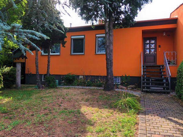 Unclassified image, 1 of 27, button