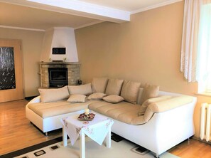 Unclassified image, 3 of 27, button