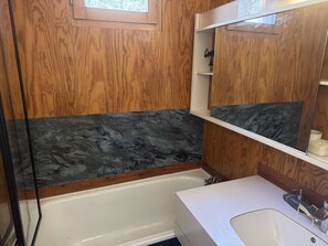 Bathroom - Cheval Noir 32 - Charming 3-room apartment (LES AVANCHERS VALMOREL)