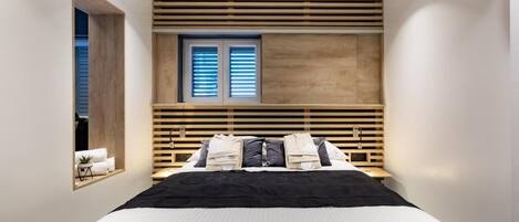 Apartment, 1 Bedroom | 2 bedrooms, in-room safe, laptop workspace, blackout drapes