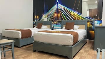 Doppel- oder Zweibettzimmer | Minibar, Schreibtisch, schallisolierte Zimmer, kostenloses WLAN