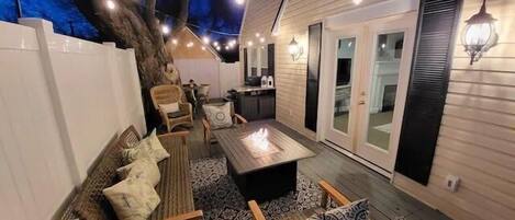 屋外ダイニングエリア