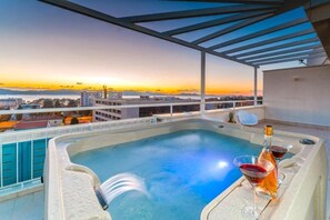 Apartment, 2 Bedrooms, Terrace | Jetted tub