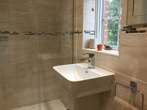 Bathroom - Martlets B&B (Shanklin)