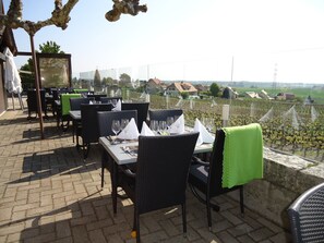 Lunch and dinner served, local cuisine