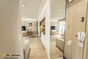 公寓 (Apartament Bałtyk 5/43) | 客廳 | 55 吋平面電視連數碼電視頻道、LCD 電視