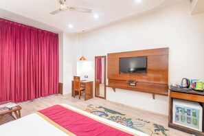 Premium Double Room | Premium bedding, minibar, desk, laptop workspace - DLS Hotels on the Ganges (Narendranagar)