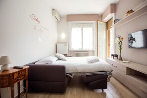 Studio | Free WiFi, bed sheets