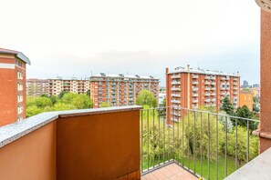 Appartement, 1 slaapkamer | Uitzicht vanaf balkon