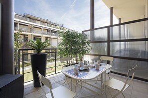 Unclassified image, 2 of 19, button - Elegant Loft with balcony (Milan)