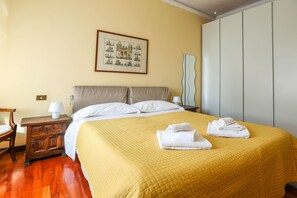 อพาร์ทเมนท์, 1 ห้องนอน, ปลอดบุหรี่ | โต๊ะทำงาน, เตารีด/โต๊ะรีดผ้า, Wi-Fi ฟรี, ผ้าปูที่นอน