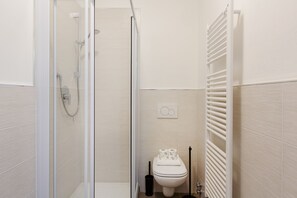Apartment, 1 Bedroom, Non Smoking | Bathroom shower - Buenos Aires & Lima Cosy Flat (Milan)