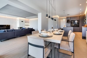 Luxury Apartment, 3 Bedrooms, Hot Tub, Partial Sea View | In-room dining - Shell Luxury Residences (Zadar)