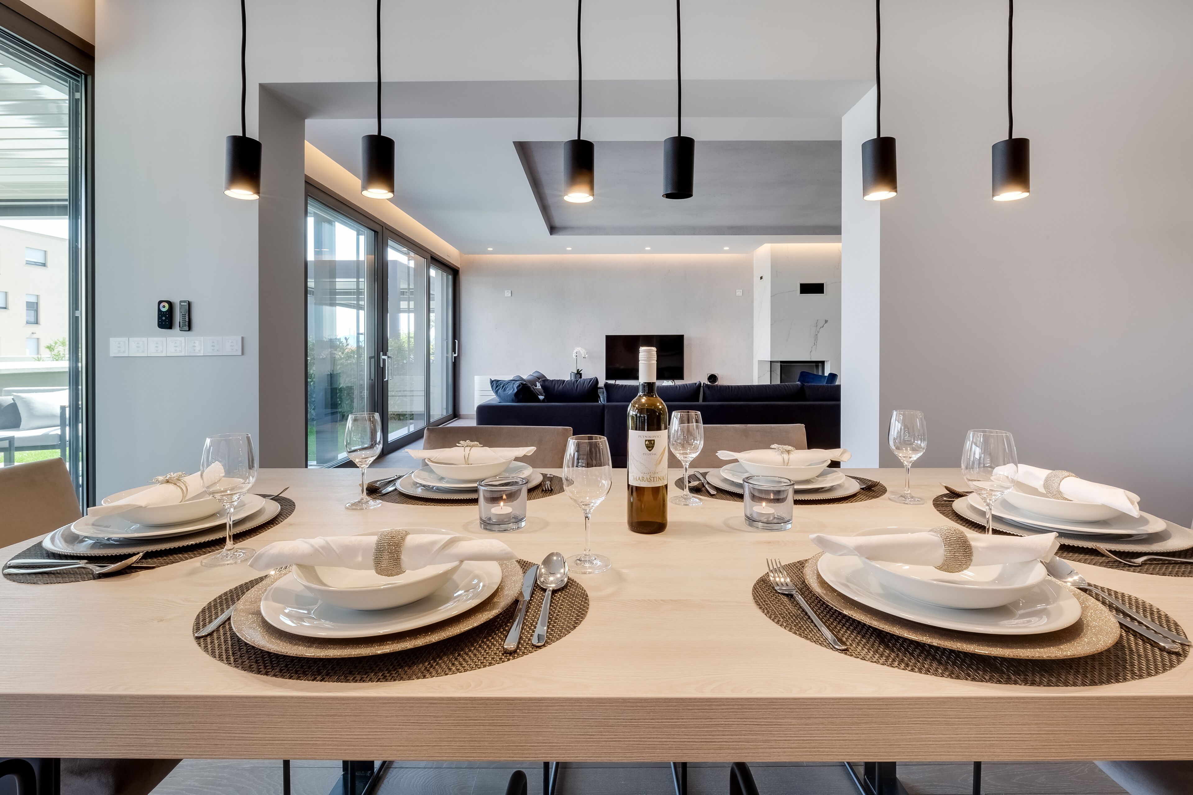 ลักซ์ชัวรี่อพาร์ทเมน ท์, 3 ห้องนอน, อ่างน้ำร้อน, เห็นวิวทะเลบางส่วน | บริการอาหารในห้องพัก