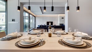 Luxury Apartment, 3 Bedrooms, Hot Tub, Partial Sea View | In-room dining - Shell Luxury Residences (Zadar)