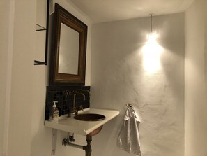 Apartment, 2 Bedrooms, Non Smoking | Bathroom | Shower, hair dryer, towels, soap - Best Stay Copenhagen - Ny Adelgade 7 (Copenhagen)