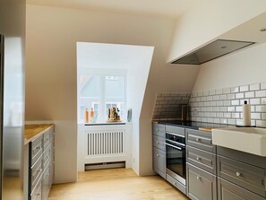 独特公寓 | 私人厨房 | 烤箱、炉灶、洗碗机、茶具/咖啡用具