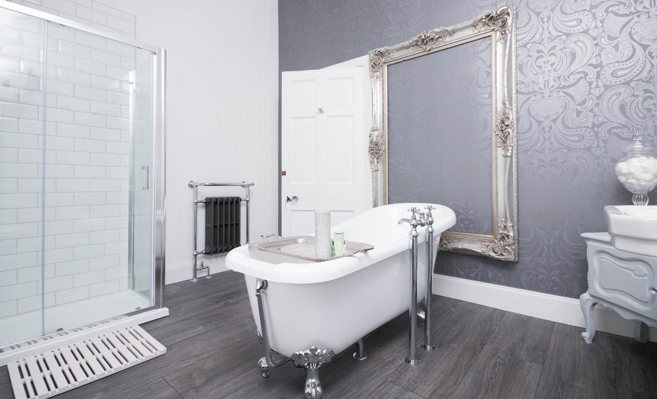 Family House, 4 Bedrooms | Bathroom | Hair dryer, towels, soap, shampoo