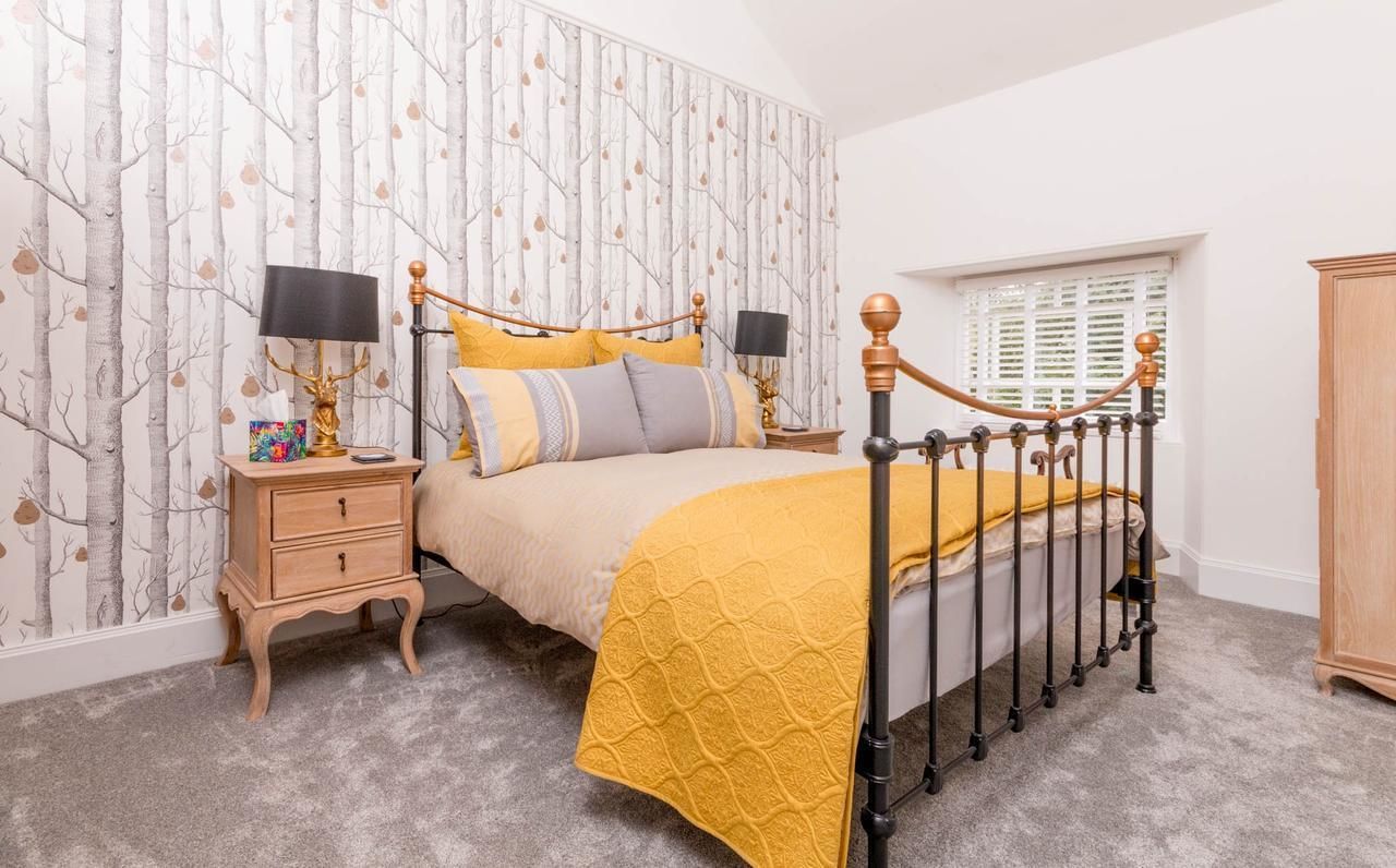 Family House, 4 Bedrooms | 4 bedrooms, laptop workspace, iron/ironing board, WiFi (free)