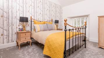 Family House, 4 Bedrooms | 4 bedrooms, individually decorated, individually furnished