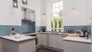 Rumah Keluarga, 4 kamar tidur | Dapur pribadi | Lemari es besar, microwave, oven, dan kompor