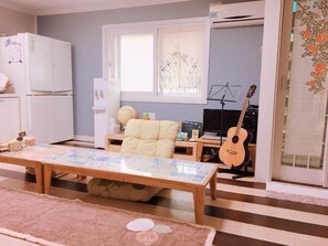 Family House (2F)