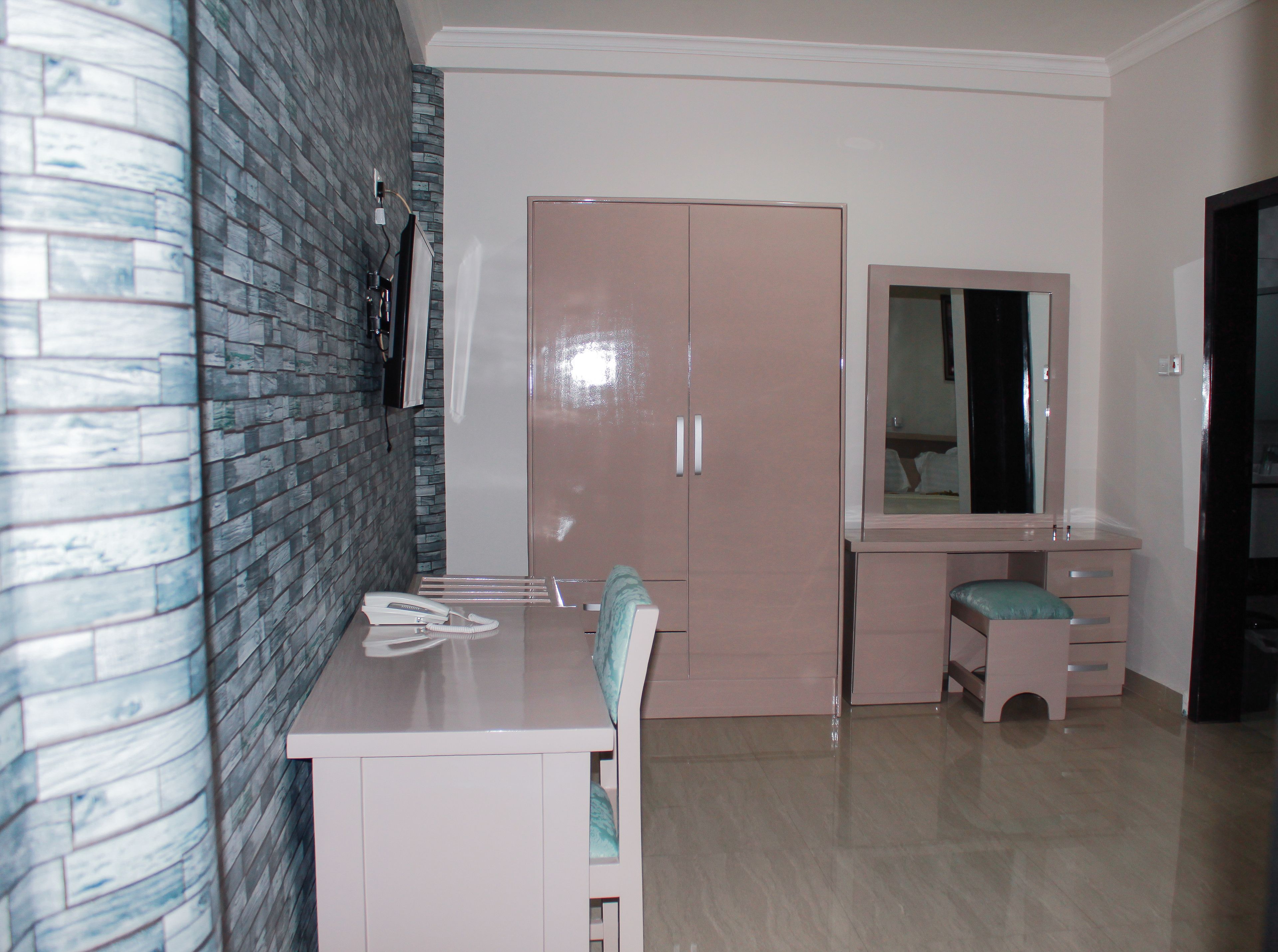 executive room | 1 bedroom, minibar, desk, laptop workspace