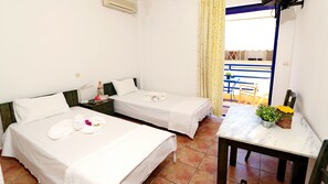 Desk, soundproofing, free WiFi, bed sheets - Ritsoni Studios (Istiaia-Aidipsos)