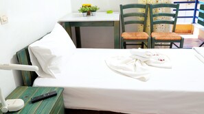 Standard Double Room | Desk, soundproofing, free WiFi, bed sheets - Ritsoni Studios (Istiaia-Aidipsos)