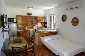 Apartment, Ground Floor | In-room dining - Apartment Sonja (Nin)