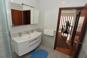 Apartment, 2 Bedrooms | Bathroom | Shower, hair dryer, towels, toilet paper - Apartment Sonja (Nin)