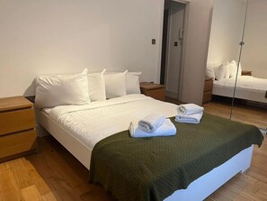 Deluxe Apartment, 1 Bedroom | Individually decorated, individually furnished, iron/ironing board - Westciti Chatsworth Road Apartments (Croydon)