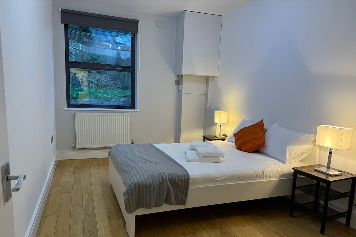 1 bedroom, individually decorated, individually furnished