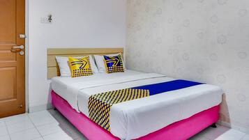 Desk, free WiFi, bed sheets