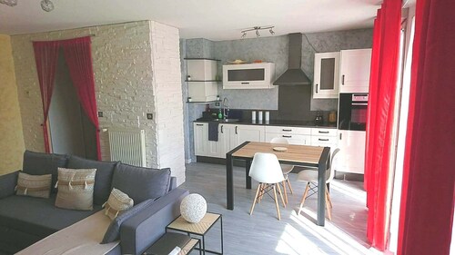 Appartement grand T2, calme, proche Lyon, balcon parking et transports