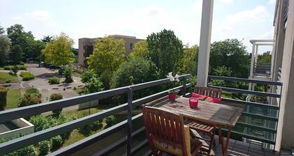 Appartement grand T2, calme, proche Lyon, balcon parking et transports