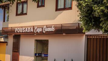 Fachada da propriedade