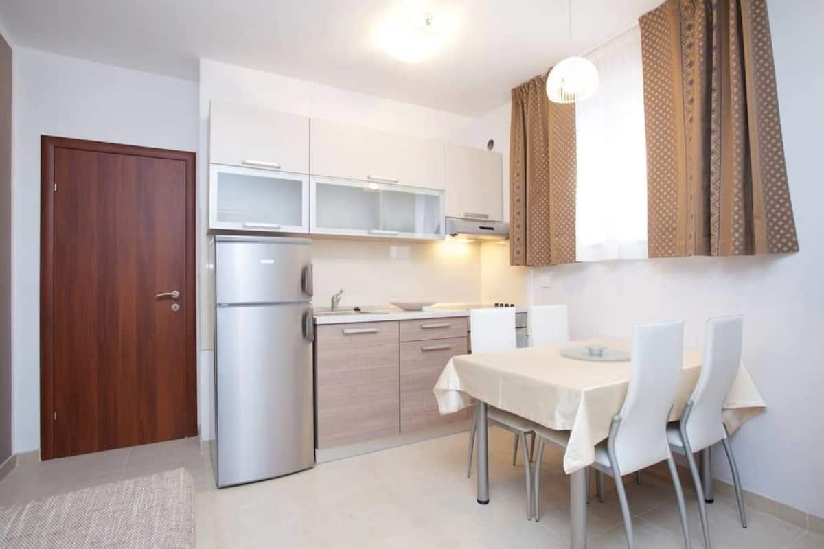 Apartment, 2 Bedrooms, Ground Floor (North) | Living area