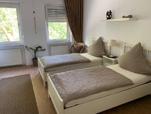 Apartment | 1 bedroom, iron/ironing board, free WiFi, bed sheets - Gästehaus wirwohnenhier (Heidelberg)